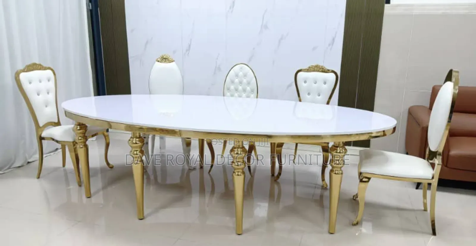Classic Unique Design 8 Seaters Dinning Set