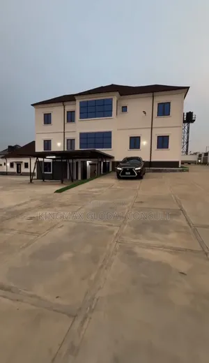 8bdrm Villa in Asokoro (Naf Valley for sale