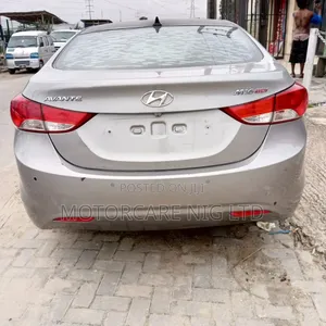Hyundai Elantra Limited 4dr Sedan (1.8L 4cyl 6A) 2015 Gray