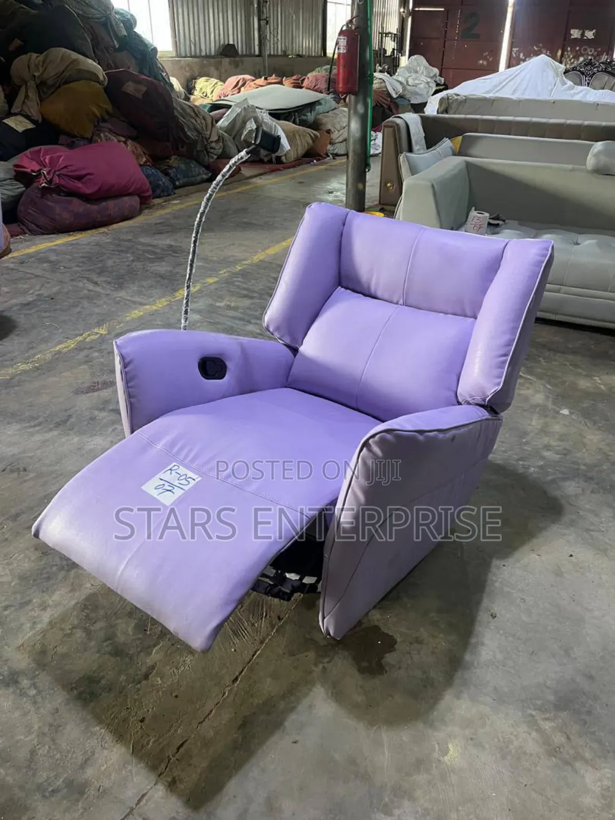 Chair /. Single Sofa Recliner