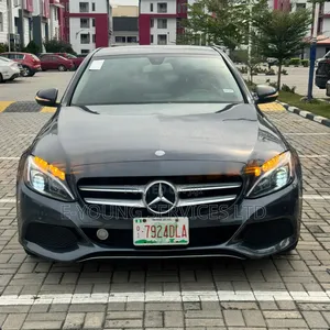 Mercedes-Benz C300 Base AWD 4Matic Sedan (2.0L 4cyl 7A) 2015 Black