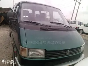 Volkswagen Transporter 2000 Green