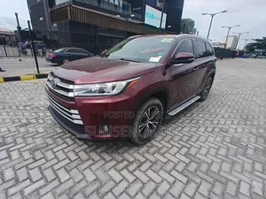 Toyota Highlander XLE 4x4 V6 (3.5L 6cyl 8A) 2017 Red