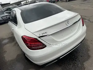 Mercedes-Benz C300 Base AWD 4Matic Sedan (2.0L 4cyl 7A) 2015 White