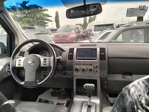 Nissan Pathfinder SE 4x4 2006 Black