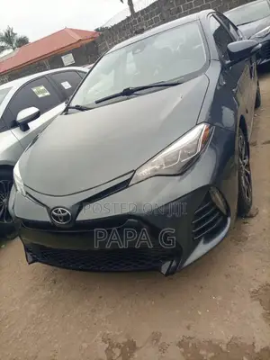 Photo - Toyota Corolla SE (1.8L 4cyl 2A) 2018 Gray