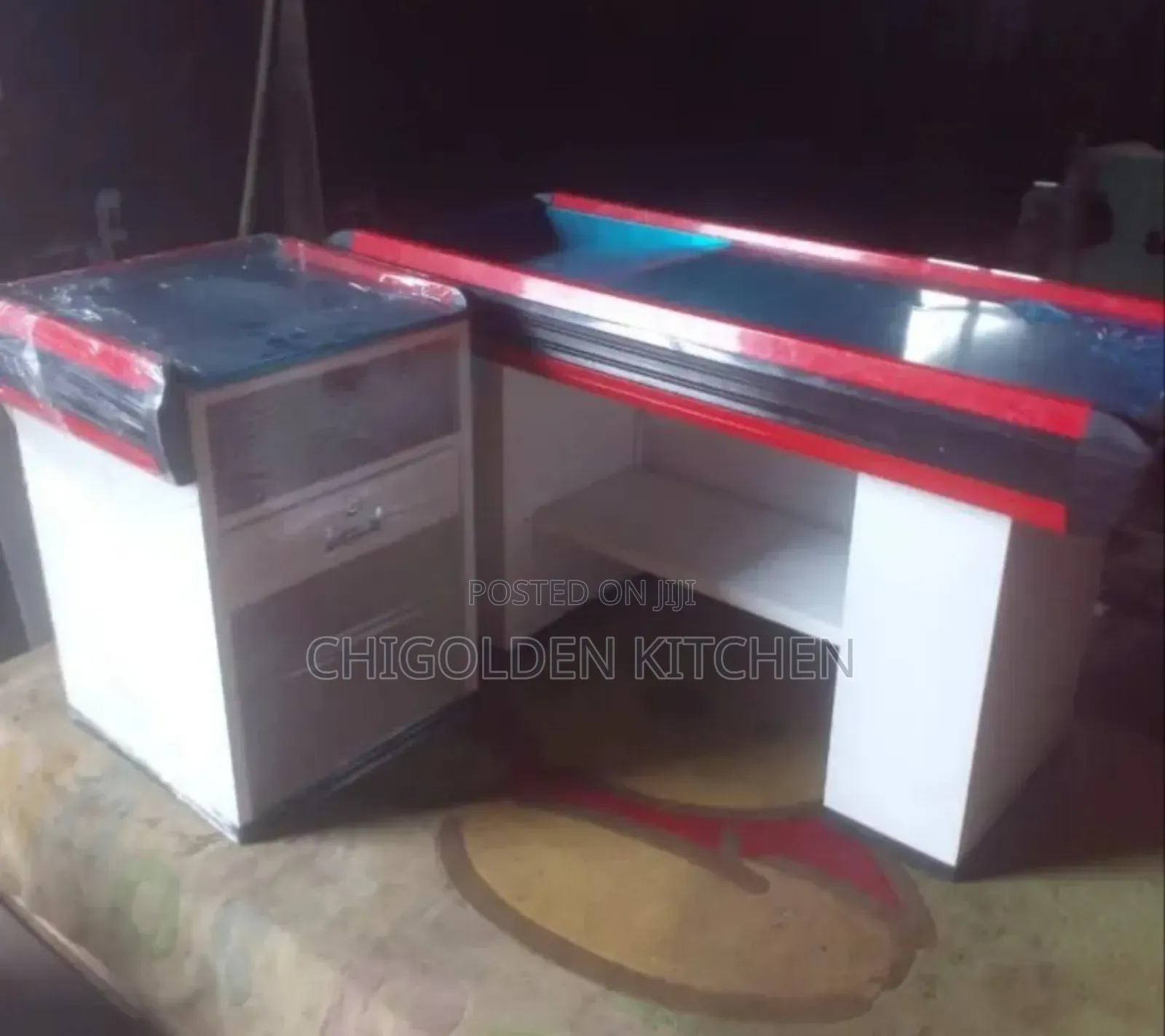 4ft Dynamic Cashier Table