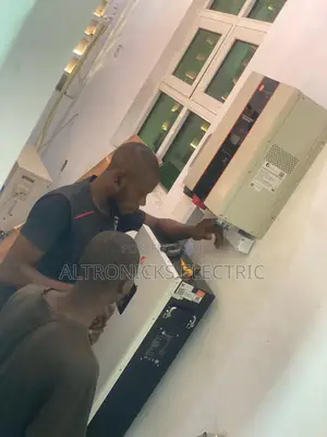 Professional Solar Panel Installer