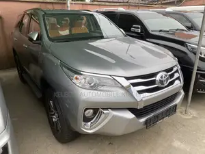 Toyota Fortuner 4.0 AWD 2019 Gray