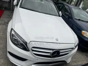 Mercedes-Benz C300 Luxury 4matic Sedan AWD (2.0L 4cyl 7A) 2017 White