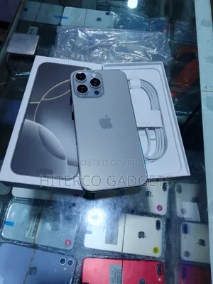 Photo - Apple iPhone 16 Pro Max 512 GB Blue