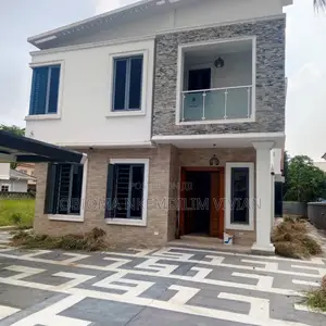 5bdrm Duplex in Carlton Gate, Chevron for sale
