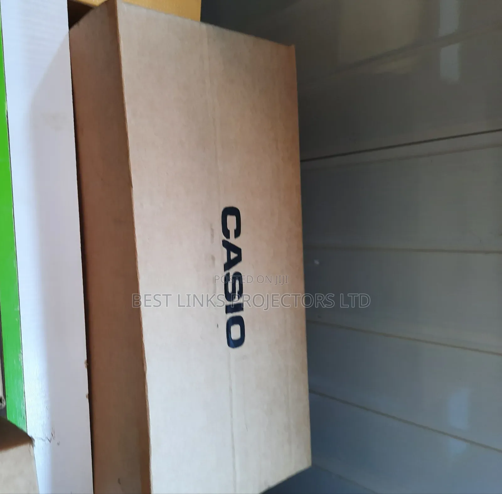 Casio Projector 4000 Lumens