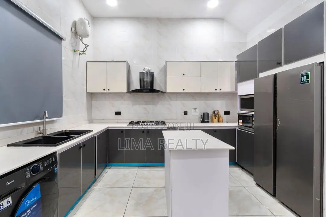 4 Bed Self Compound, Spacious and Comfy