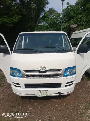 Toyota HiAce 2010 White
