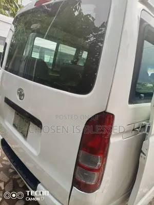 Toyota HiAce 2010 White