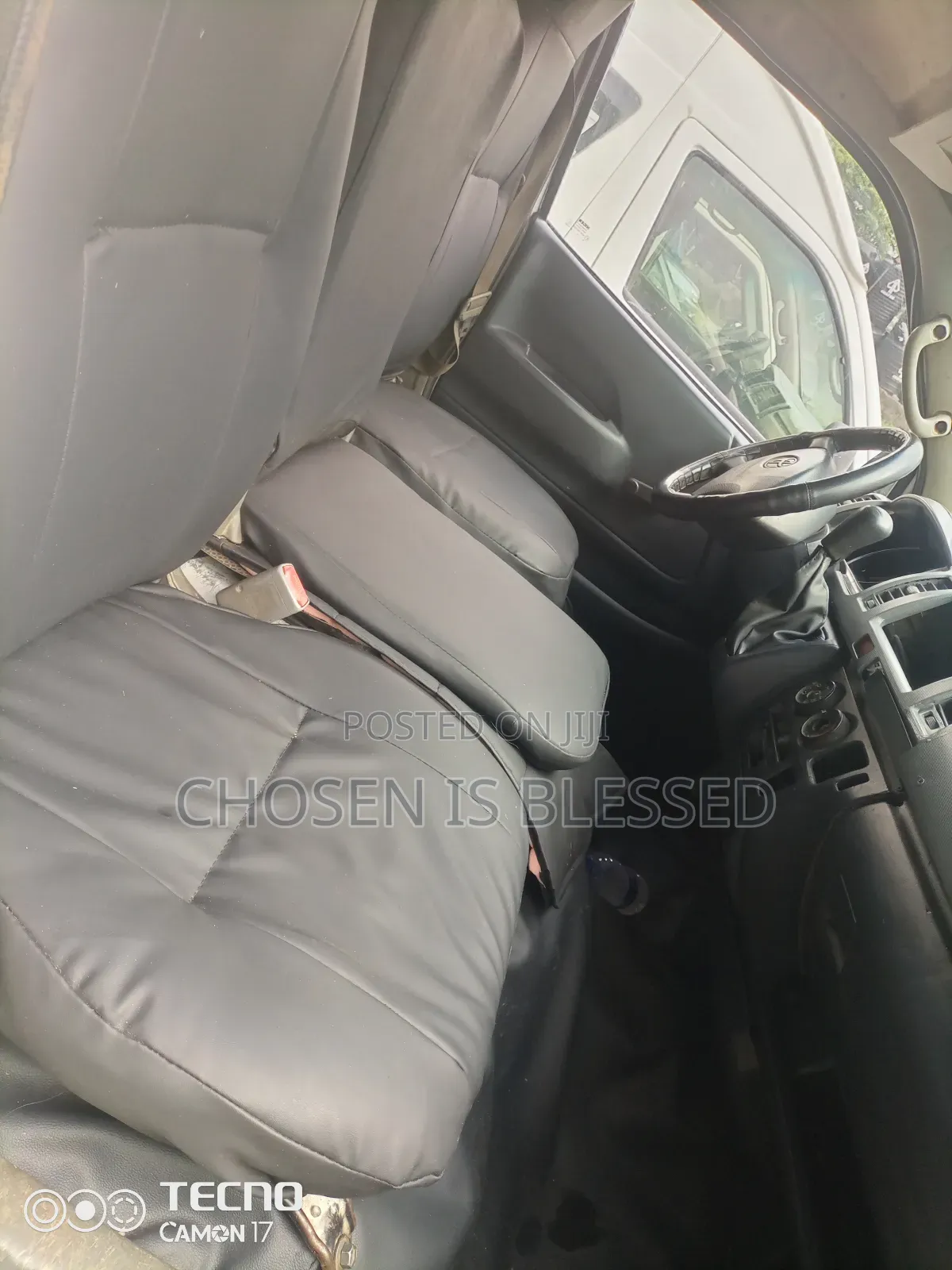 Toyota HiAce 2010 White