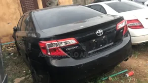 Toyota Camry SE V6 4dr Sedan (3.5L 6cyl 6A) 2013 Black