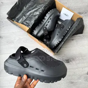 Original Ugg Peakmod Clogs