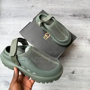 Original Ugg Peakmod Clogs