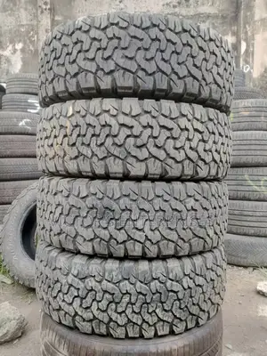 Lt 285/70 R 17 Bf Goodrich Tire