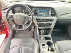 Hyundai Sonata Limited Sedan FWD (2.4L 4cyl 6A) 2016 Red