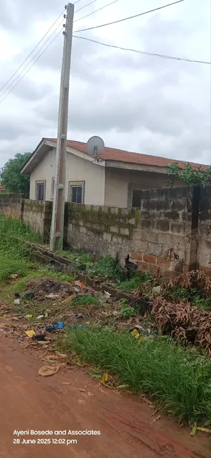 4bdrm Bungalow in Govermit Estate Mowe, Obafemi-Owode for sale