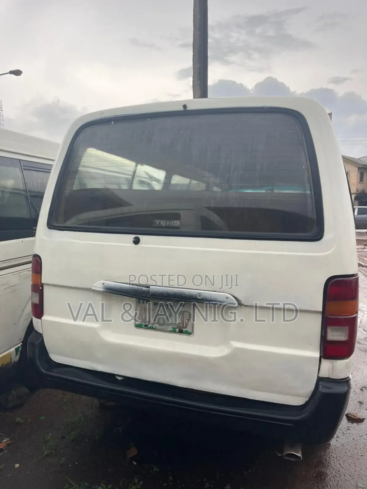 Toyota HiAce 1999 White