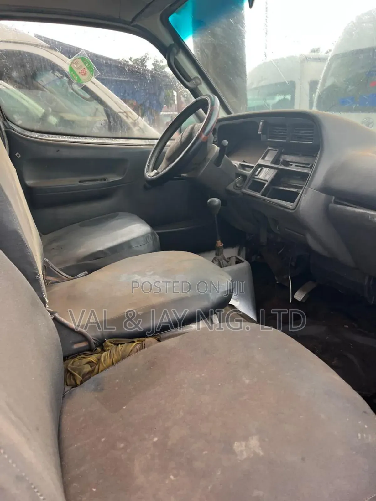Toyota HiAce 1999 White