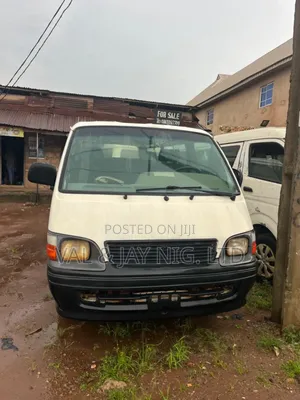 Toyota HiAce 1999 White