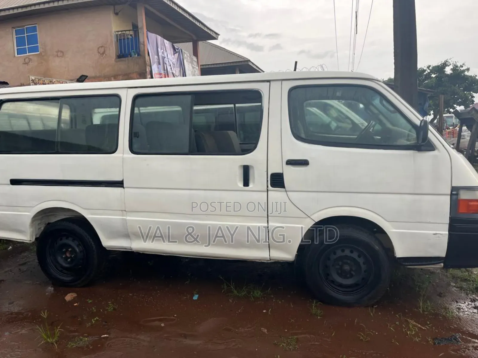Toyota HiAce 1999 White