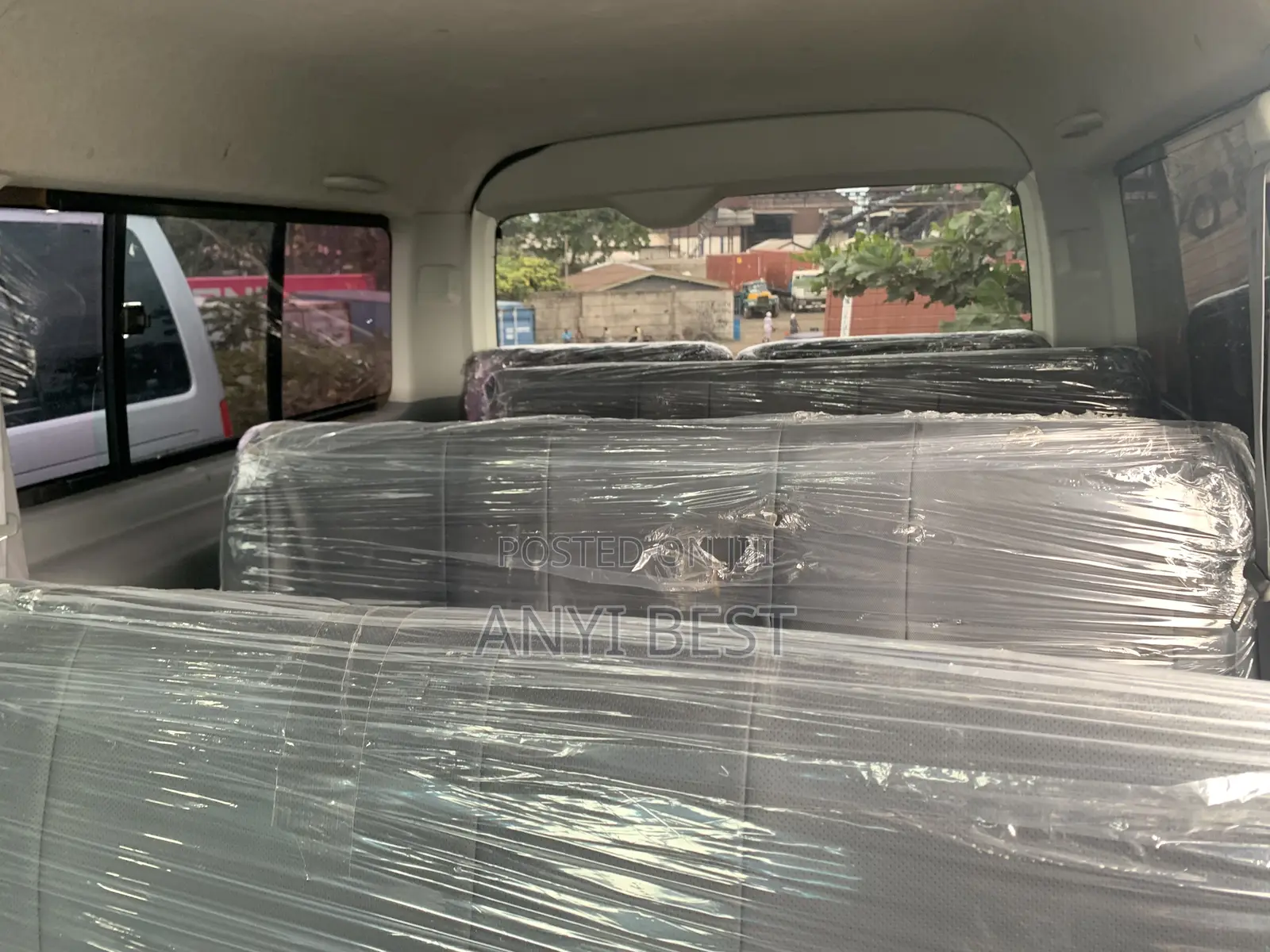 Toyota HiAce 2015 White