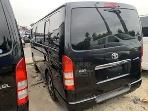 Toyota HiAce 2016 Black