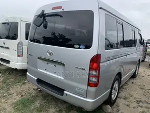 Toyota HiAce 2013 Silver