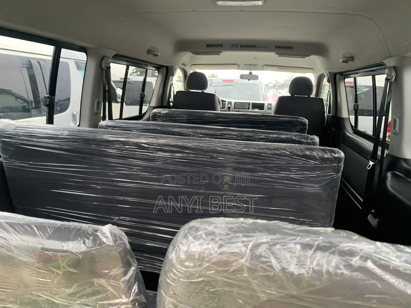 Toyota HiAce 2013 Silver