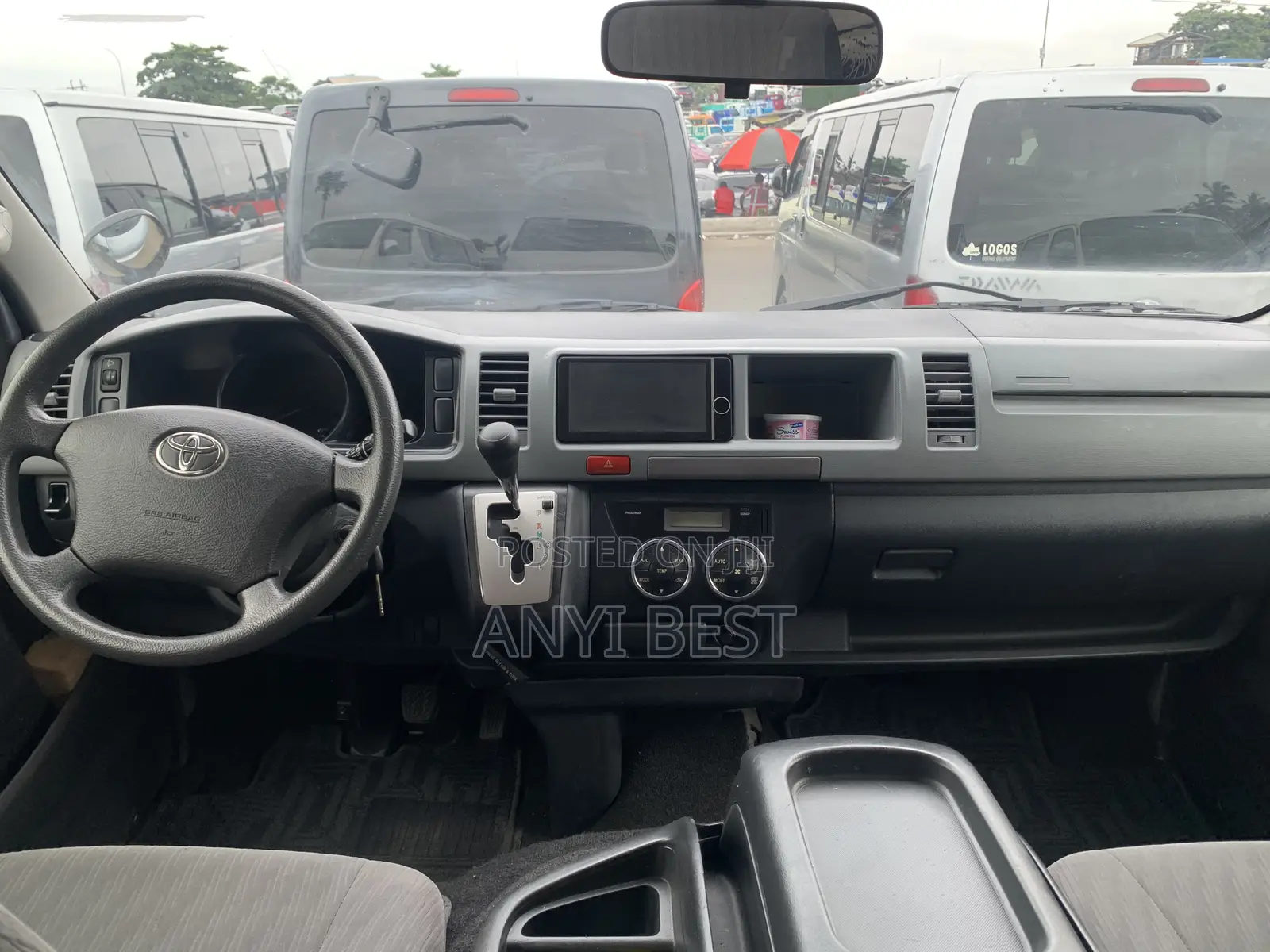 Toyota HiAce 2013 Silver