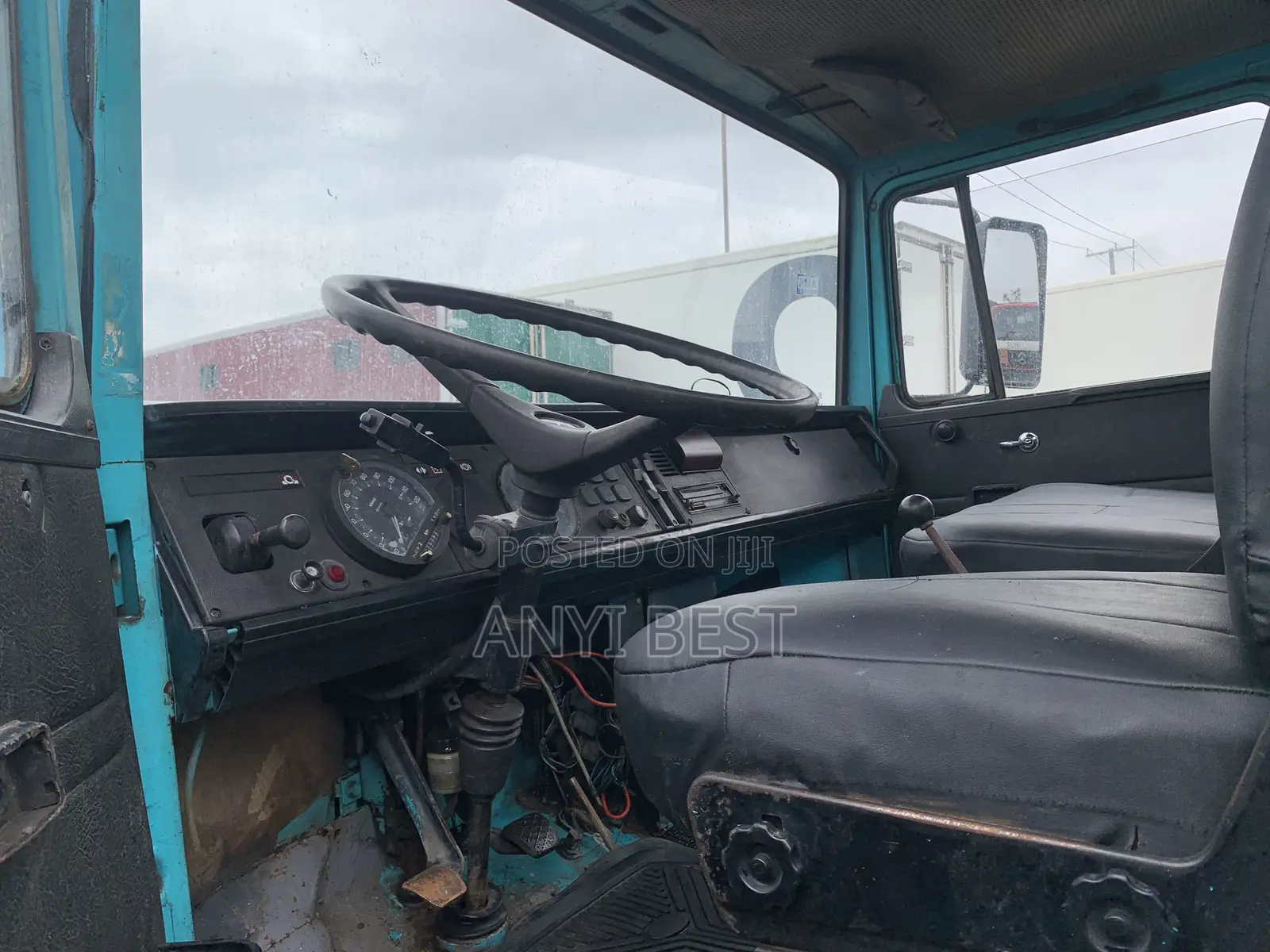 Mercedes 913