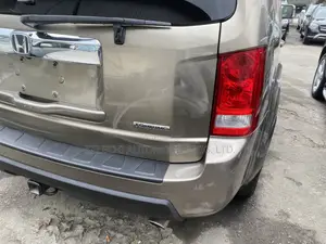 Honda Pilot Touring w/RES/Navi 4WD (3.5L 6cyl 5A) 2011 Gray