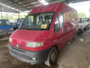 Peugeot Boxer 2000 Red