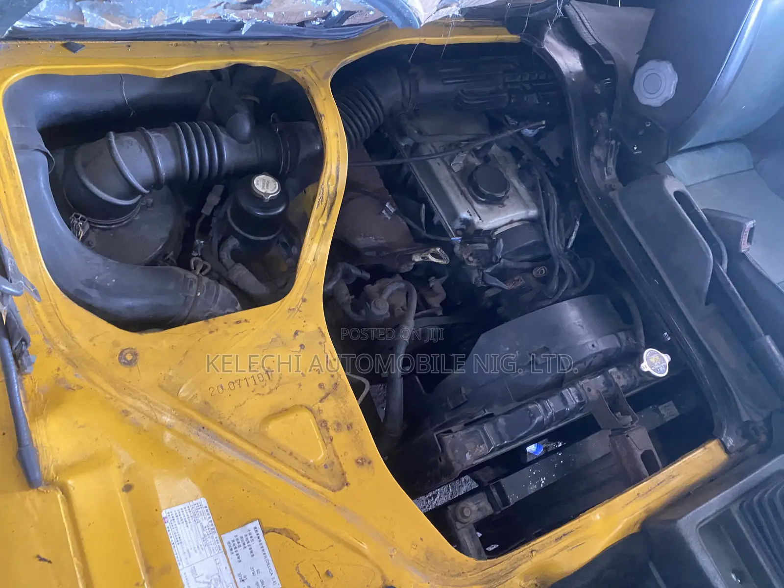 Mitsubishi L300 2004 Yellow
