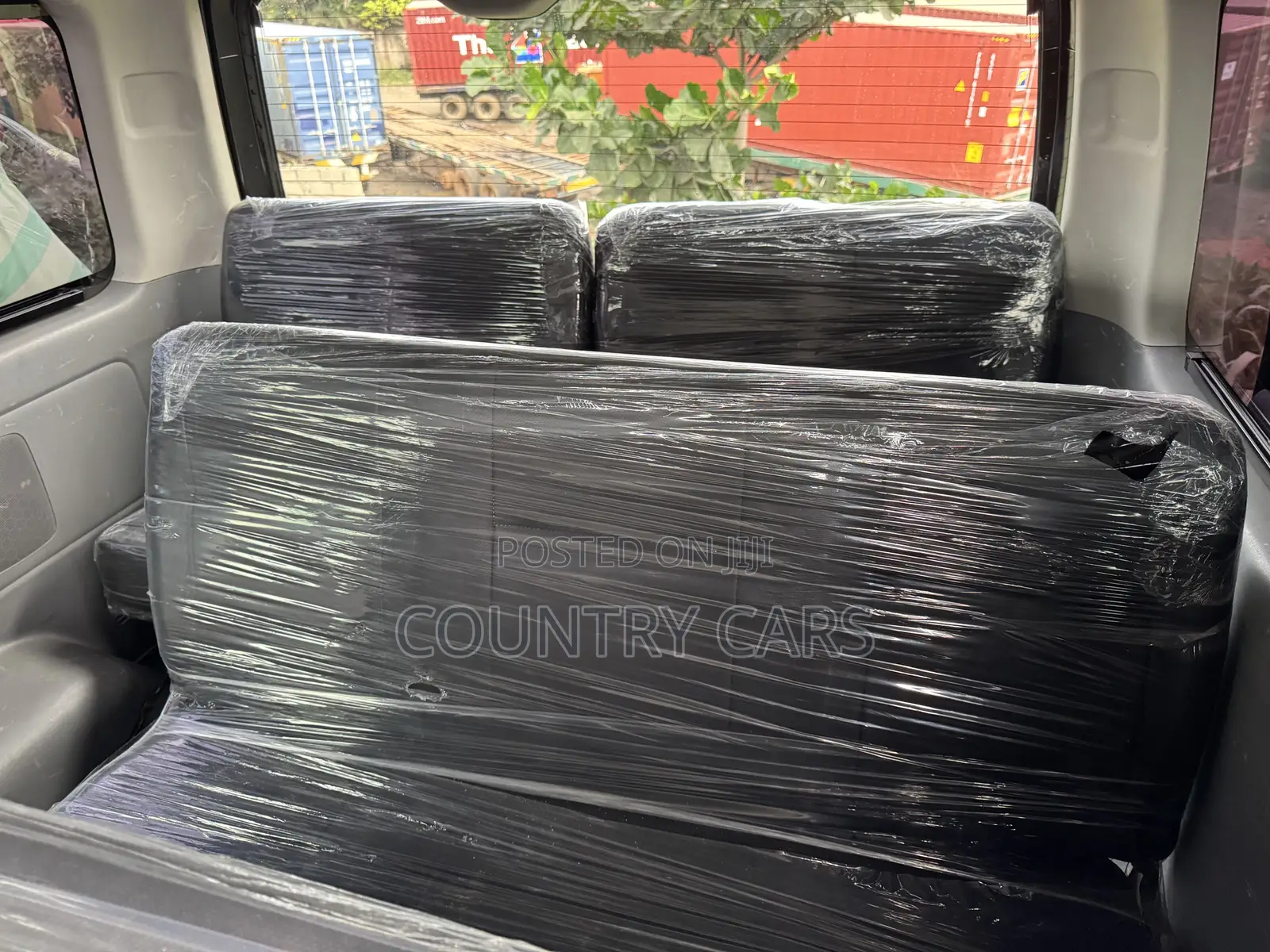 Toyota HiAce 2010 Black