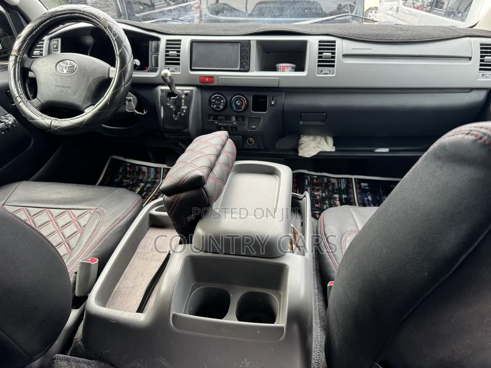 Toyota HiAce 2010 Black
