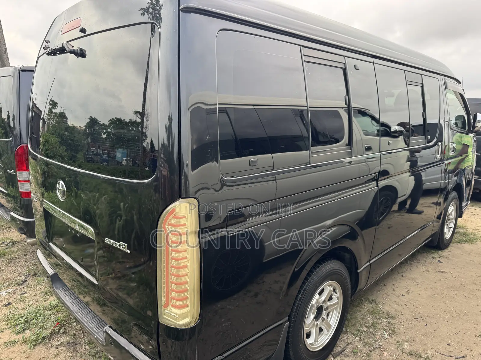 Toyota HiAce 2010 Black