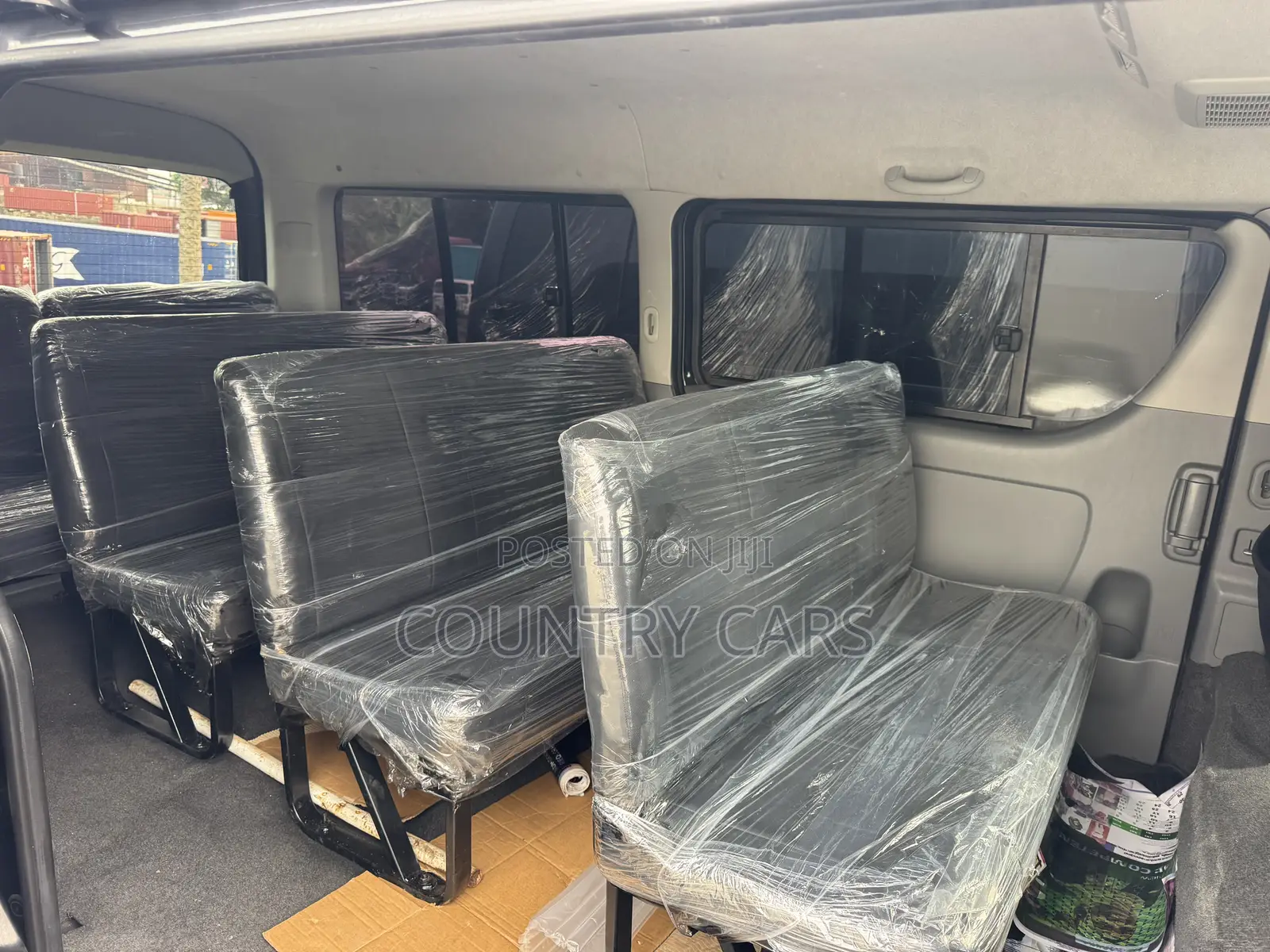 Toyota HiAce 2010 Black
