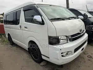 Toyota HiAce 2015 White