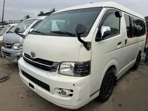 Toyota HiAce 2015 White