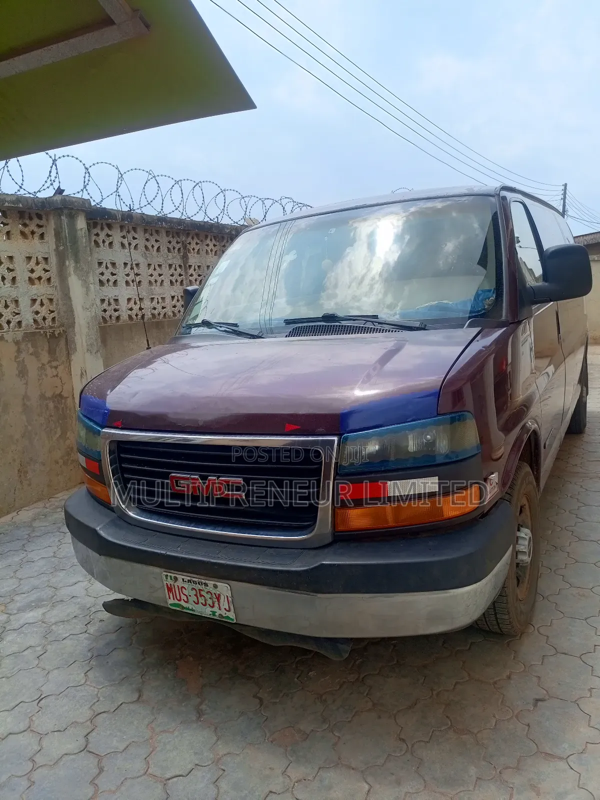 GMC Savana 2006 Red