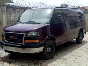 GMC Savana 2006 Red