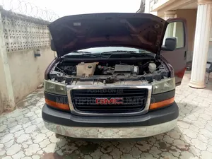 GMC Savana 2006 Red