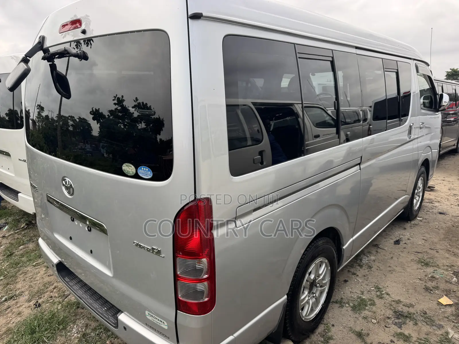 Toyota HiAce 2015 Silver